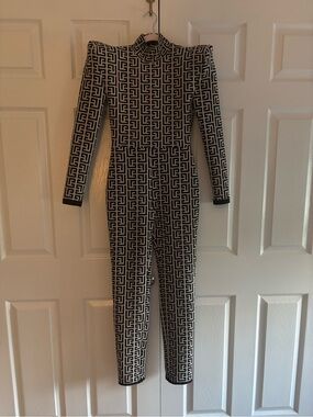 Black & White Geometric Jumpsuit - Sleek High-Neck Design